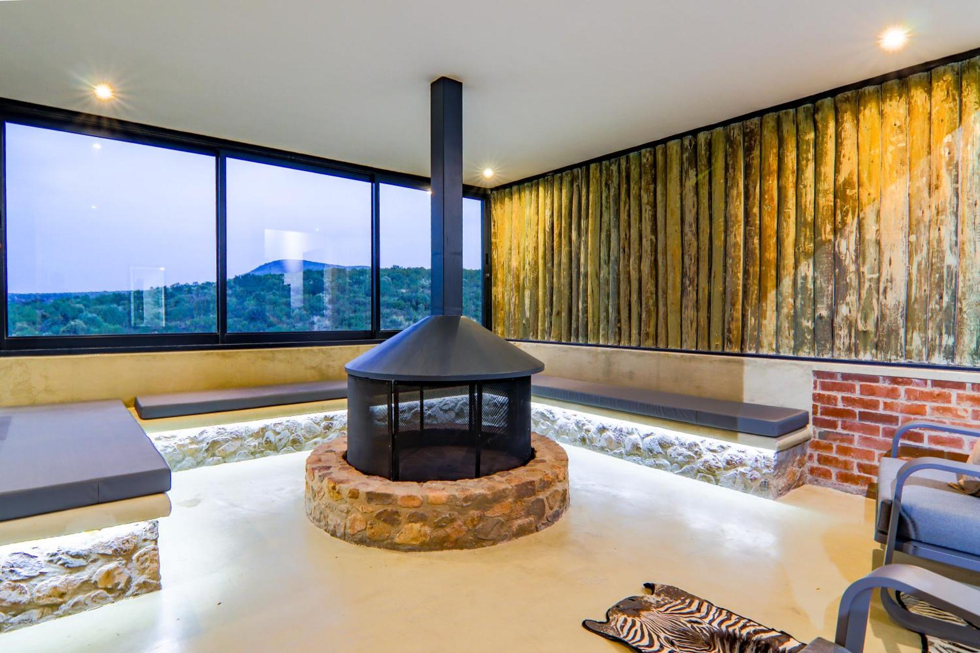 Cliffhanger Lodge Mabula Game Reserve Bagian luar foto